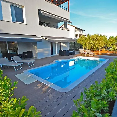 2 With The Swimming Pool