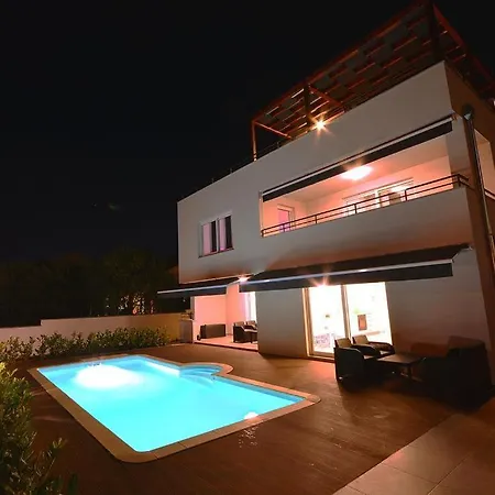 2 With The Swimming Pool